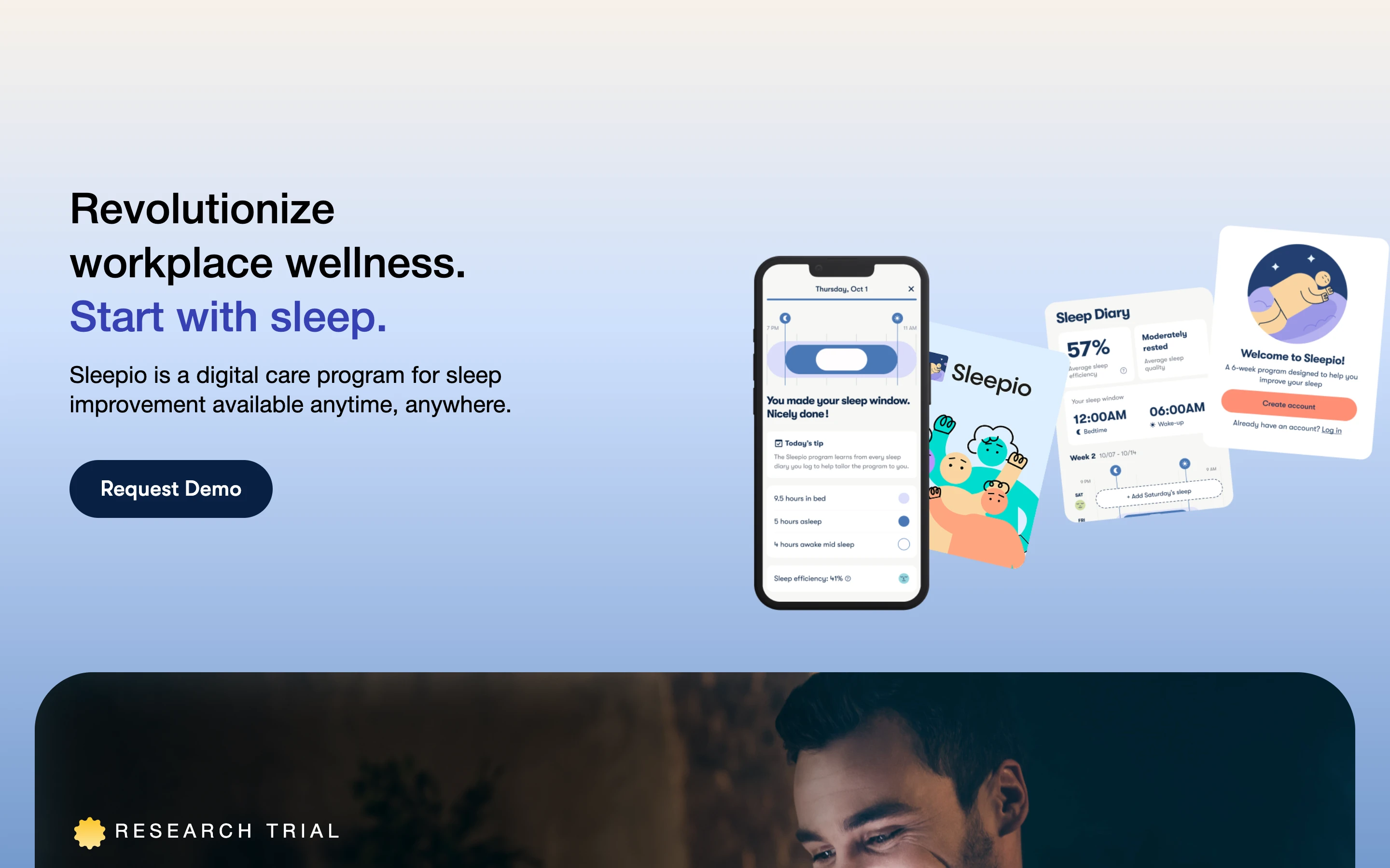 Sleepio 公式サイトのヒーローセクション。「Revolutionize workplace wellness. Start with sleep.」の見出しと、睡眠改善のためのデジタルケアプログラムである旨、スマートフォンの製品画面モックアップ
