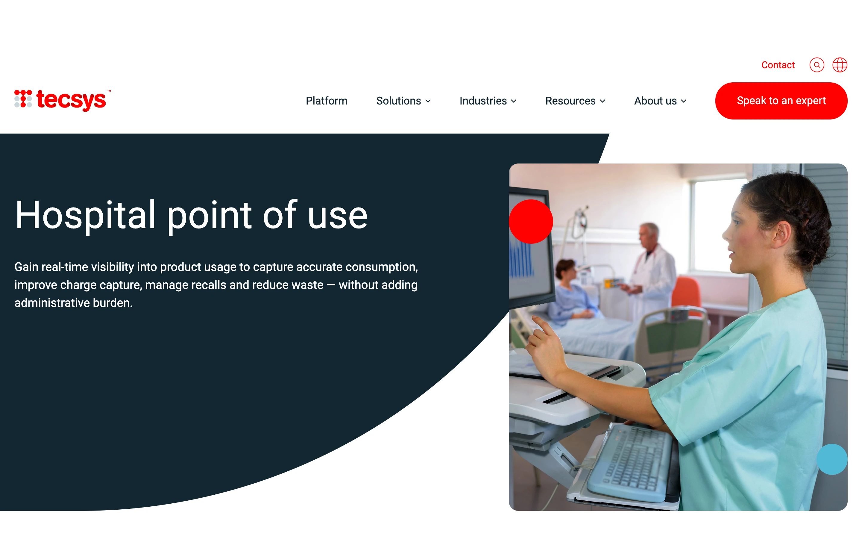 Tecsys 公式サイト Hospital Point of Use のヒーローセクション。「Hospital point of use」の見出しと、製品使用量の可視化・チャージキャプチャ・リコール管理・廃棄削減を訴求するコピー、病院内の看護師の画像